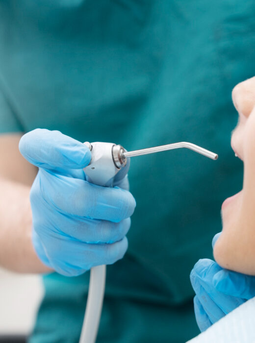 nieświeży oddech halitoza